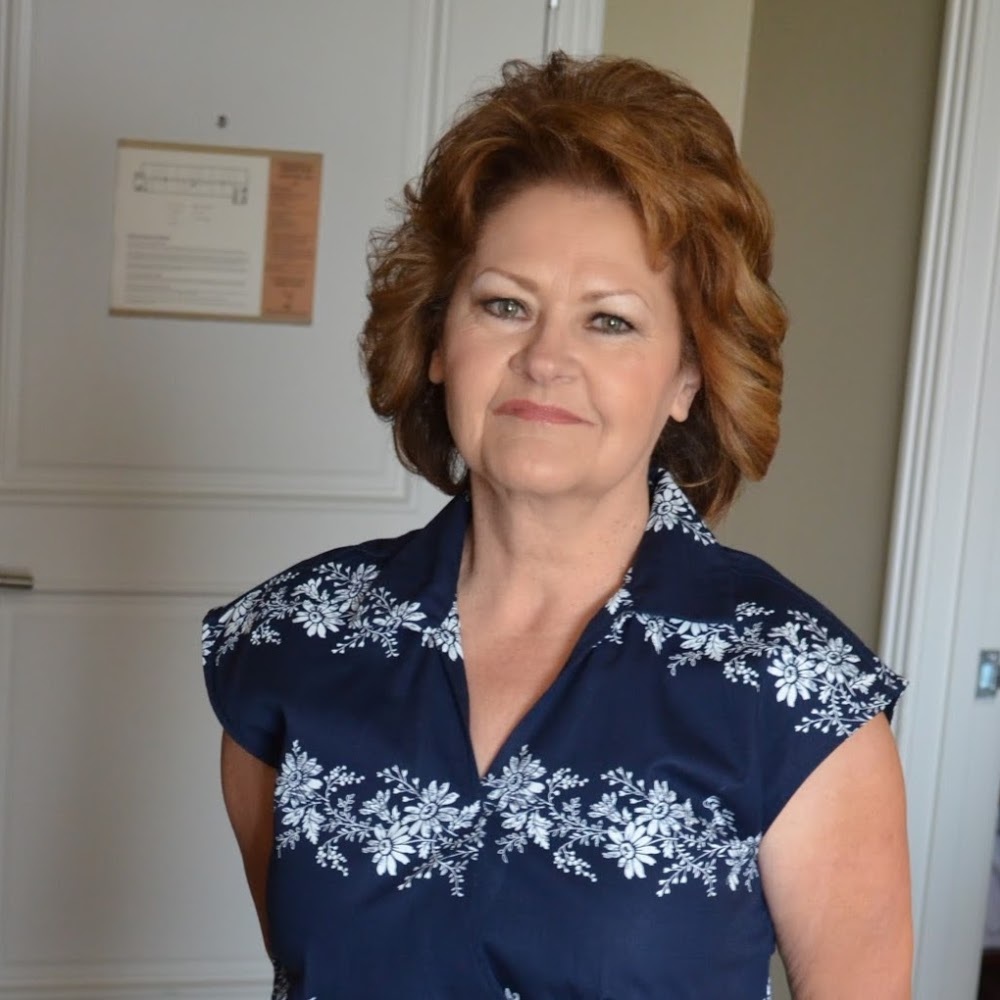 Meet your Posher, Debbie